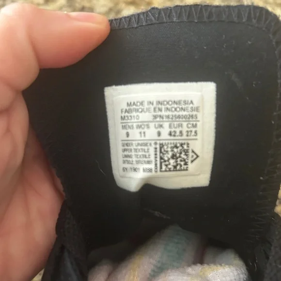 Black High-Top Men’s Converse Sneakers - Picture 7 of 7